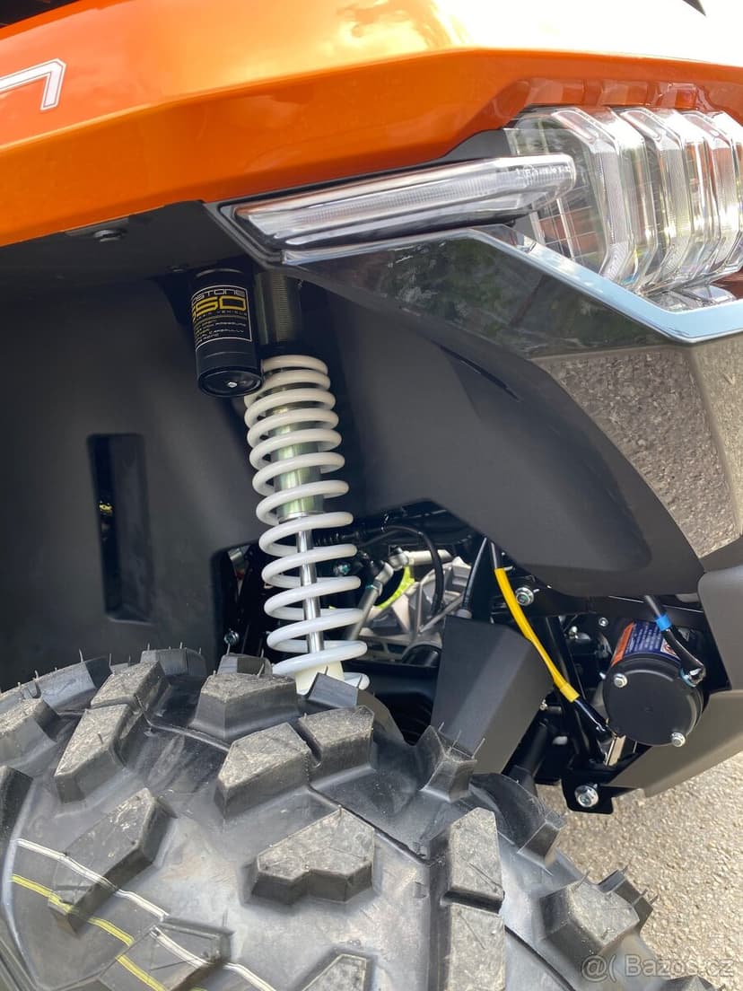 NOVINKA BENDA REDSTONE 550 dvouválec