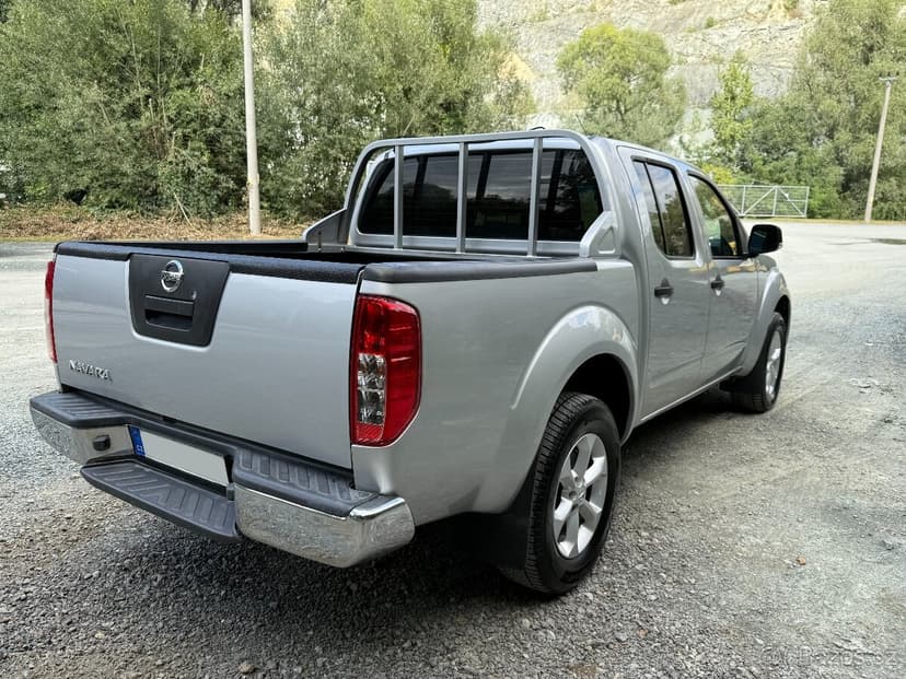 Nissan Navara 2.5DCi 106KW / Manuál RV: 2015 / Pěkný stav⭐