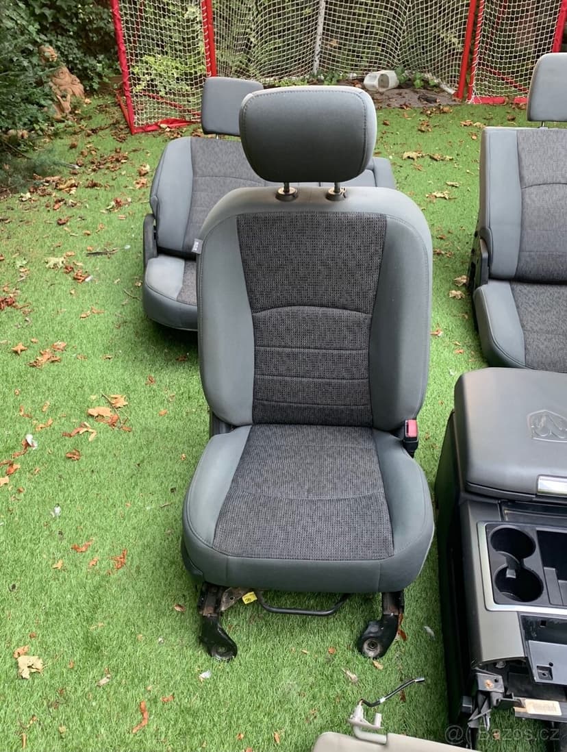 Dodge ram 1500 interier