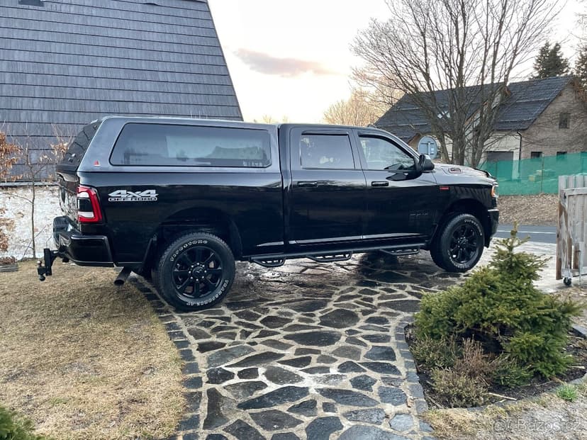 DODGE RAM 2500 heavy duty 6,4