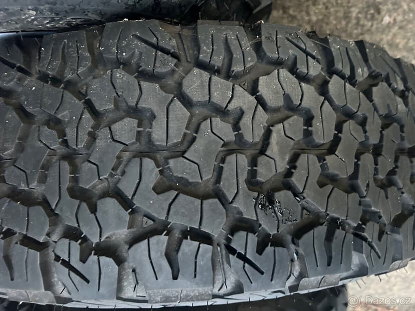 Jeep Wrangler sada z roku 2021 BF Allterrain 255/75 r17