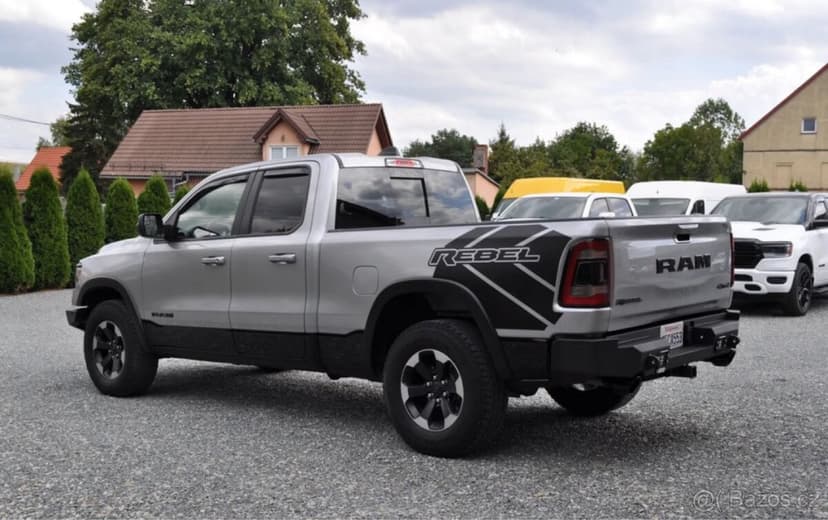 Dodge RAM 1500 Rebel – 5.7 HEMI, WARN VR 12-S, LED