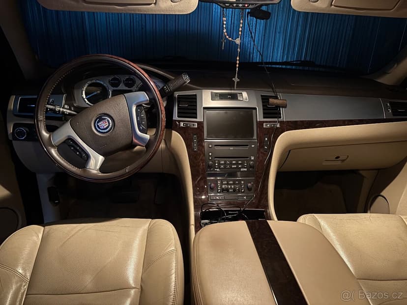 Cadillac Escalade TOP STAV