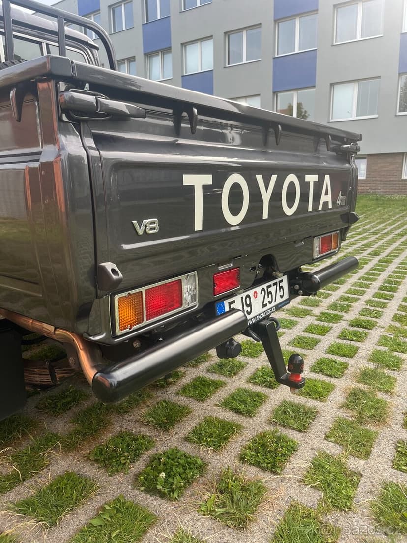 Toyota Land Cruiser 79