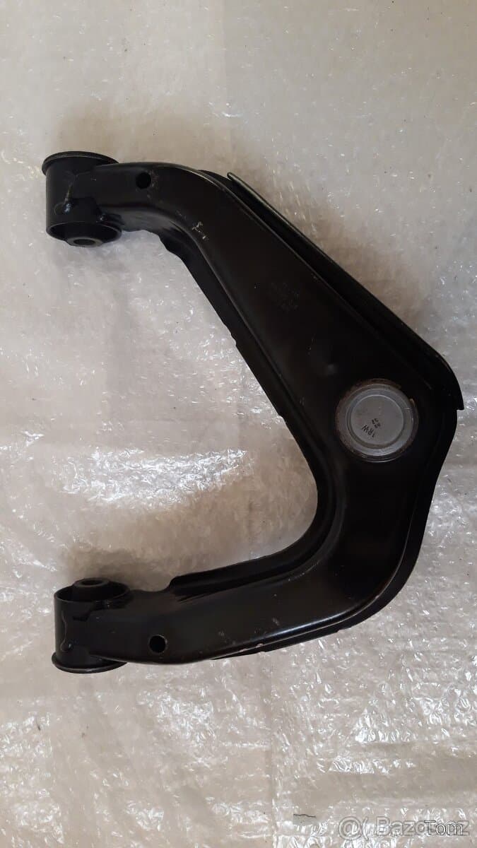 Nissan Navara : Rameno