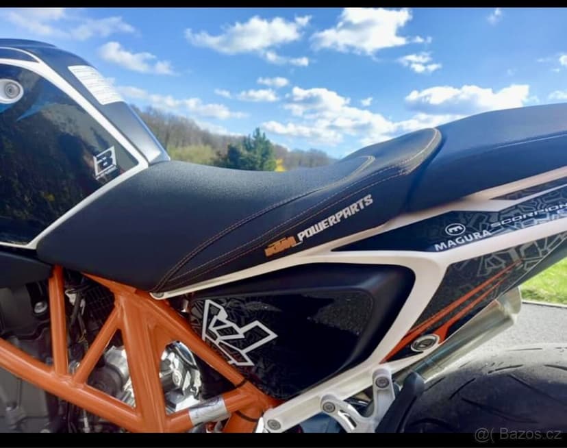 KTM DUKE 690 - ROK BAGAROS
