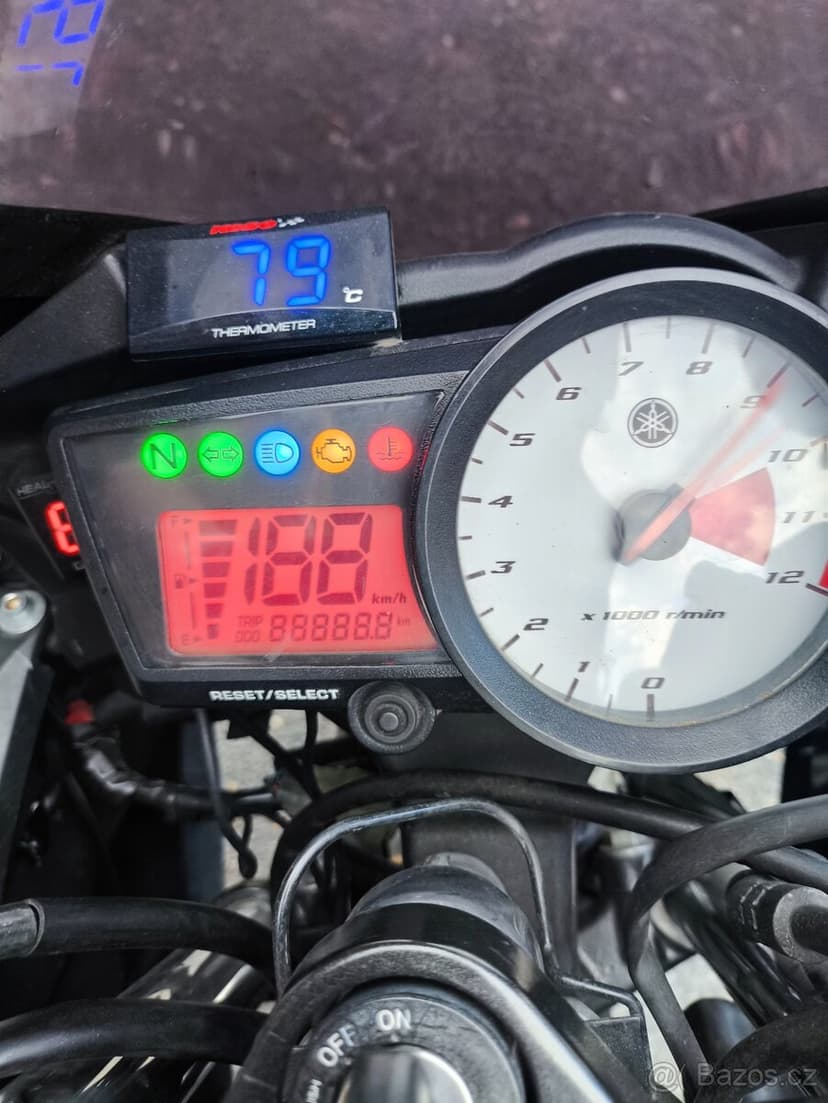 Yamaha YZF-R125 – TOP stav, motor po repasu