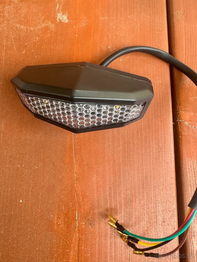 Zadní LED světlo s osvětlením SPZ