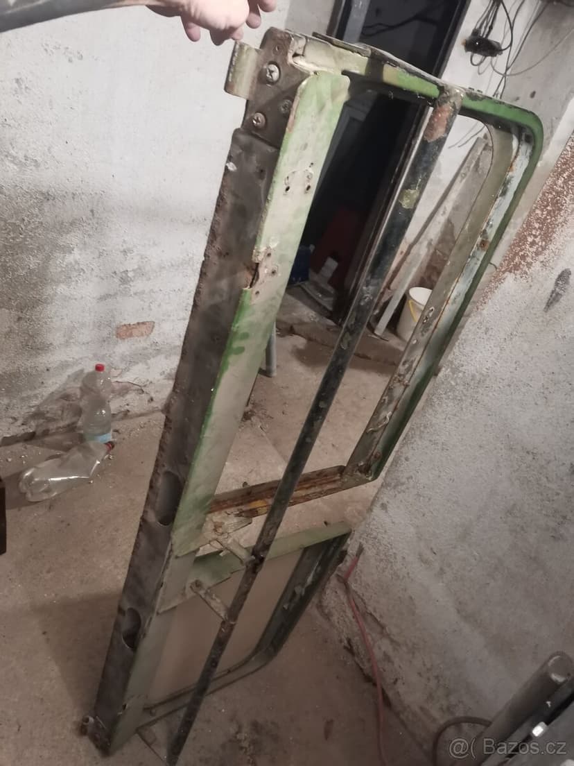 JEEP WRANGLER YJ - PRODÁM DVEŘE + LEMY BLATNÍKŮ + SKELET