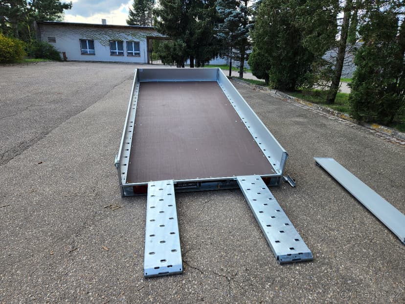 Sklopka Temared, ALU bočnice, 456x204cm, 2700kg, nájezdy