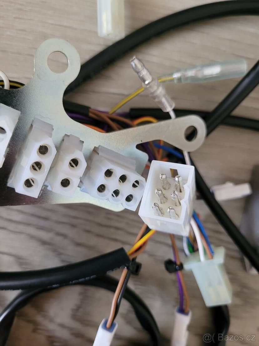 KTM EXC - elektrika,konektory piny zásuvky 2T 4T