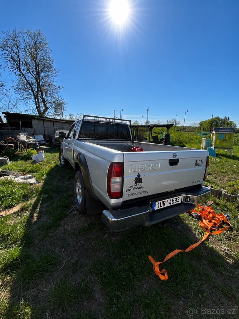 Nissan Navara d22 4x4 nová stk Najeto 126tis