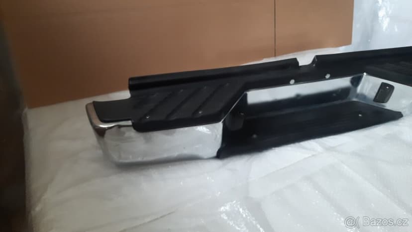 NISSAN NAVARA D22  –  NÁRAZNÍK  CHROM