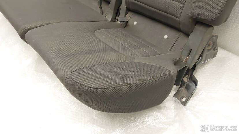 Nissan Navara D40 : Sedadla zadní