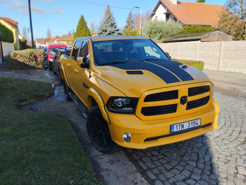 Dodge ram 5.7Hemi  najeto 53000KM