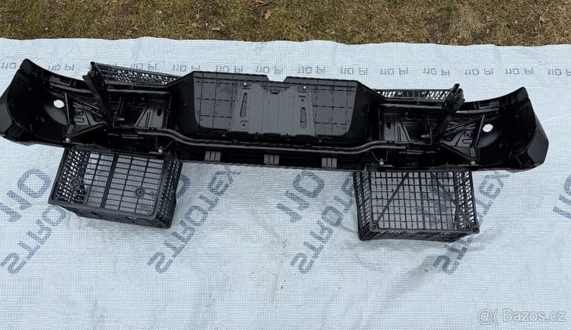 Zadní nárazník Toyota Hilux GR Sport