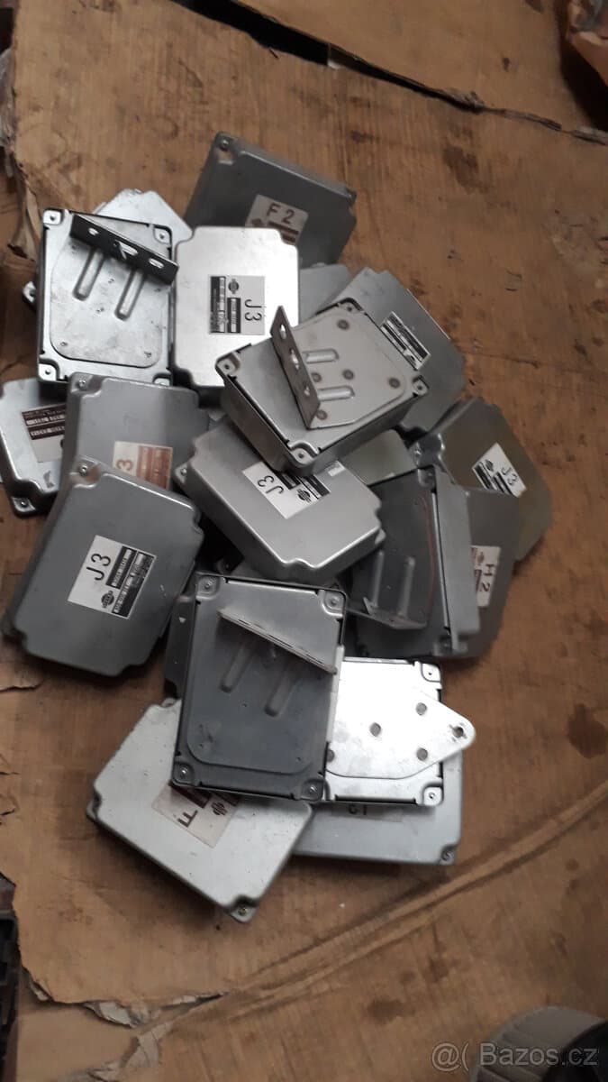 Jednotka motoru,pojistkovka Nissan Navara Nissan Pathfinder