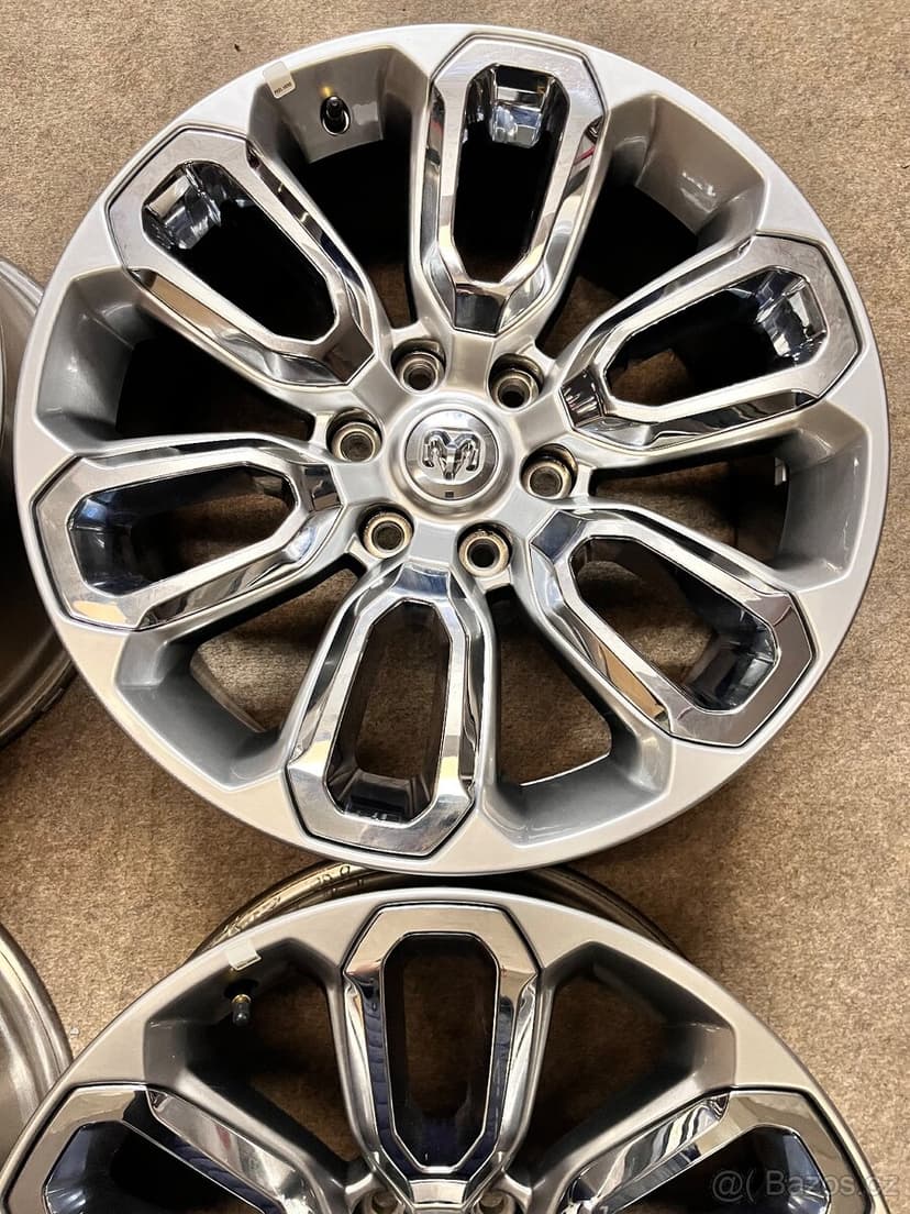 6x139 R20 Dodge RAM 1500 originál ALU DISKY - 5Generace