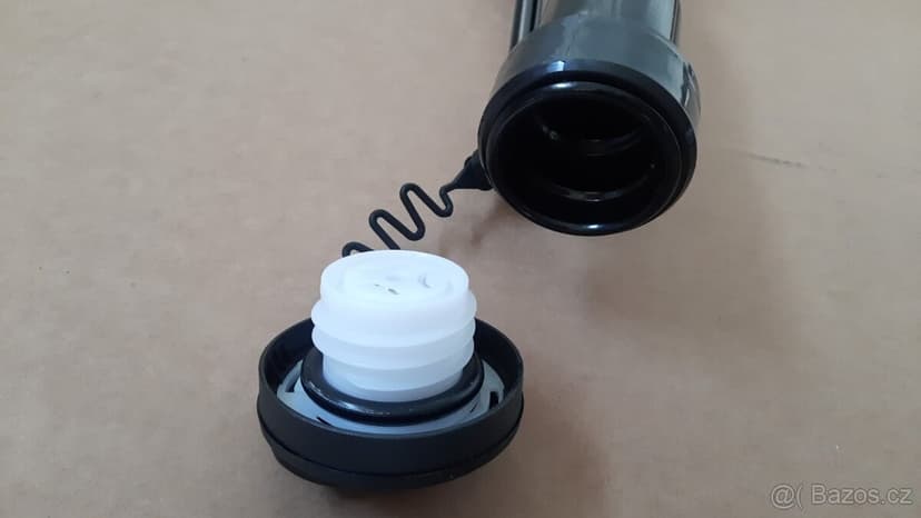 Toyota LC 120 – Hrdlo nádrže