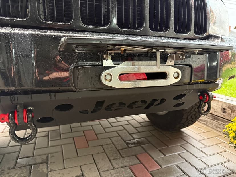 JEEP Grand Cherokee WK - naviják, 32 kola, zahrádka, světla