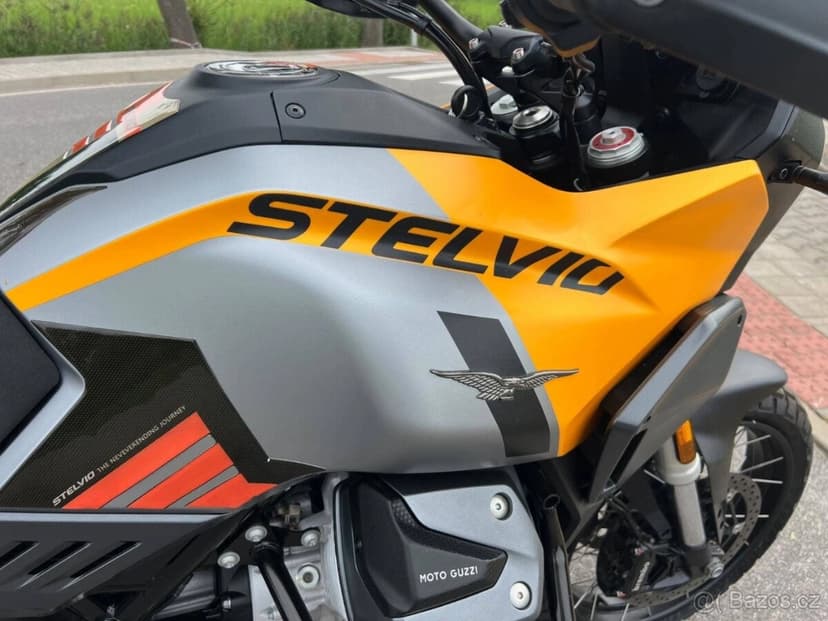 Moto Guzzi V 100 Stelvio