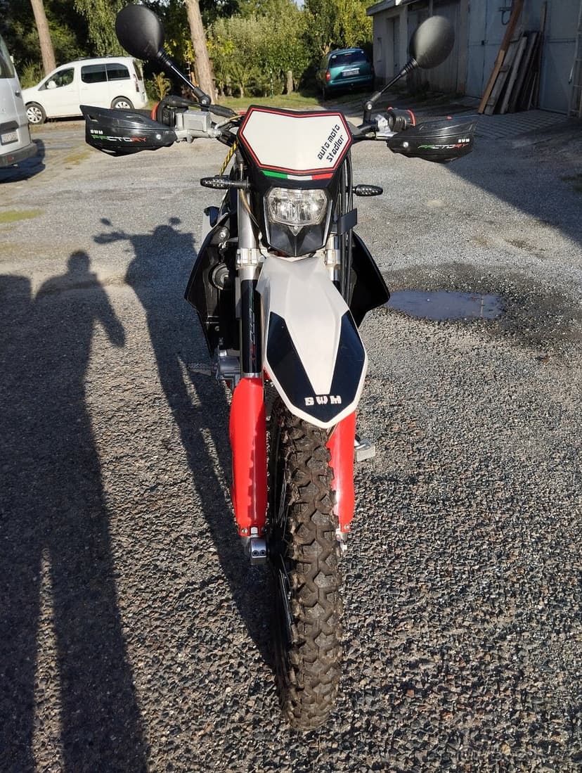 SWM RS 125 R Factory