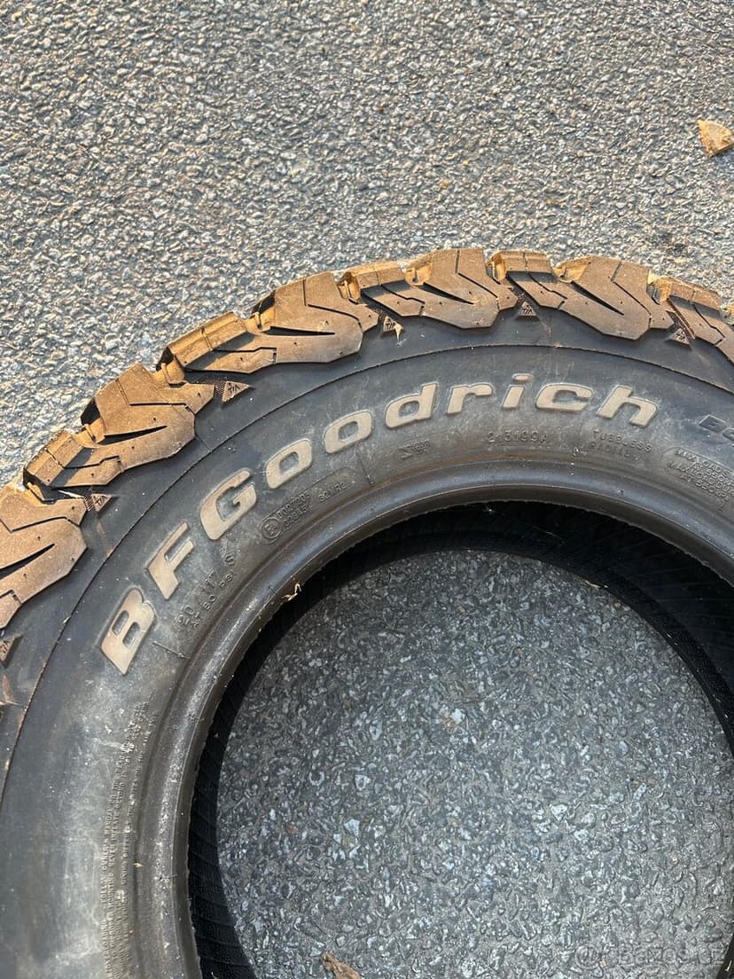 2ks celoročních pneumatik BFGOODRICH LT255/70R16 (9mm)