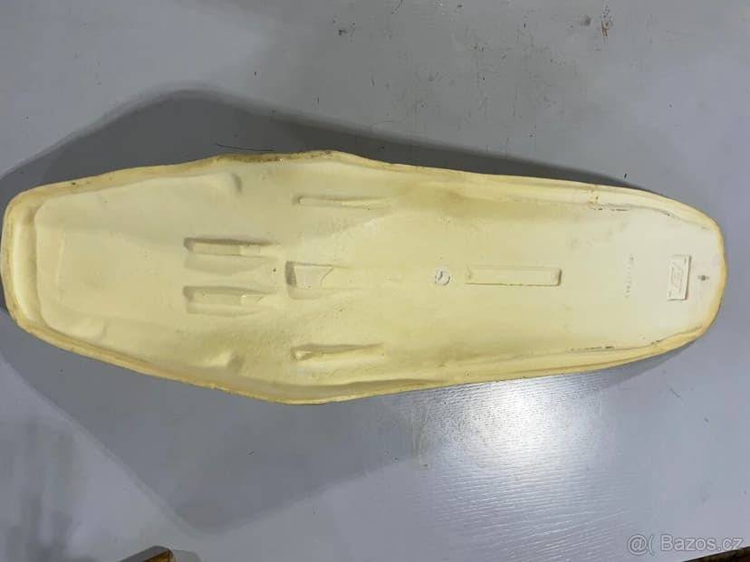 Pěna molitan sedla KTM