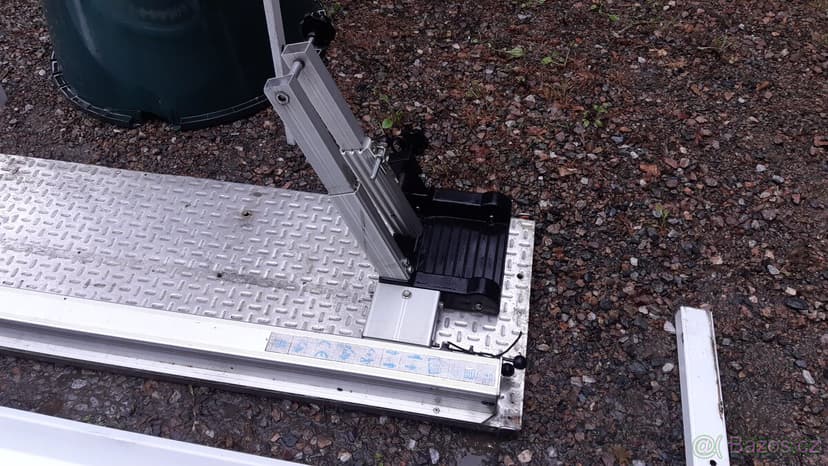 Nosič skútru/motocyklu na obytné auto