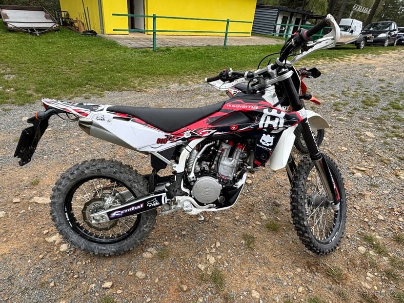 Husqvarna TE 510,najeto 2500 km, rv 2011 stříkačka