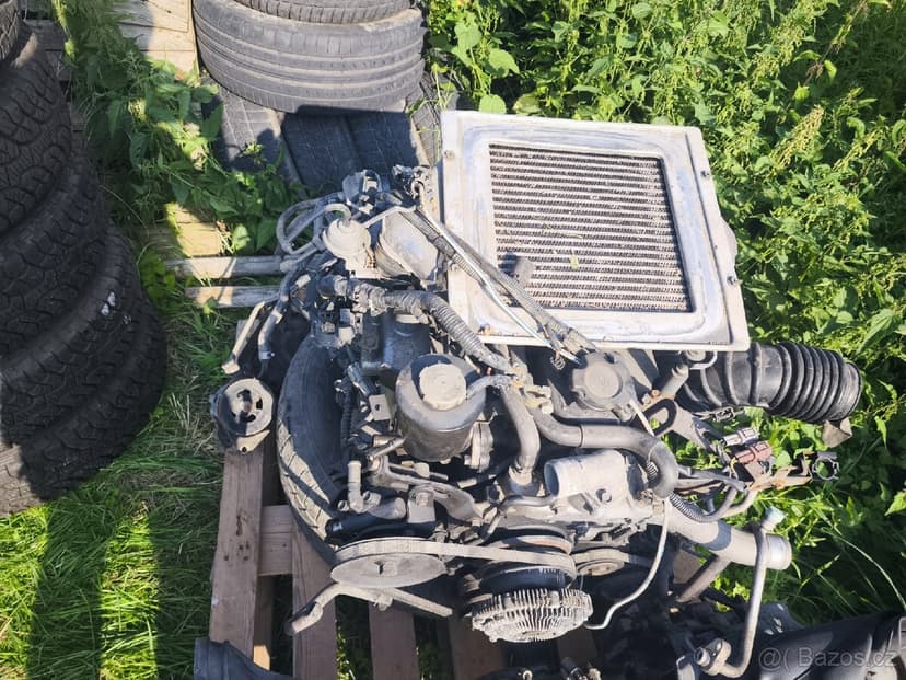 Motor nissan D22, 76kw, převodovka, rozvodovka, atd.