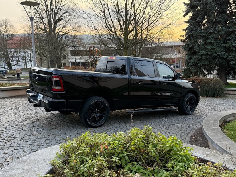 DODGE RAM 1500 SPORT 2020