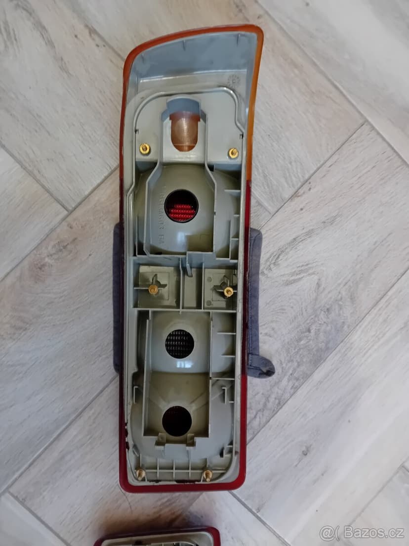 Zadní světla Ford Sierra 2