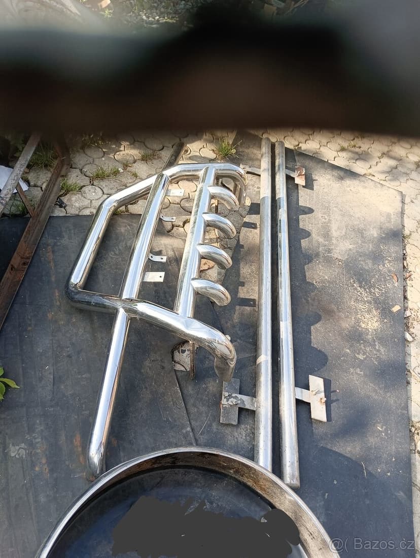 Nerez ochranný rám . Nášlapy , kryt rezervy