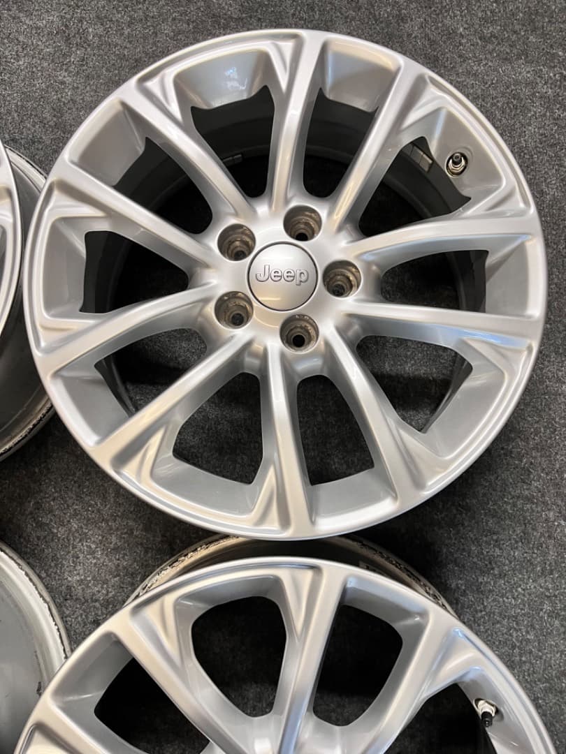 5x110 R17 Jeep Cherokee KL Originál Alu disky - TPMS - ET41