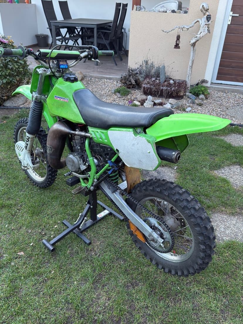 Kawasaki kx 80 nehází jiskru