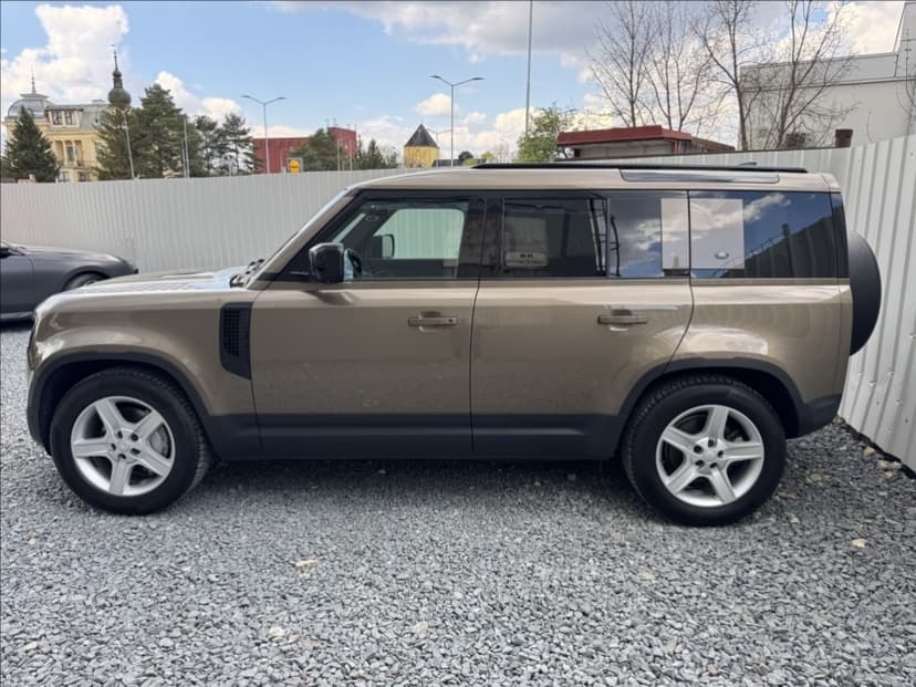 Nabízíme Land Rover Defender 3,0 110 D300 DPH 1.maj původČR