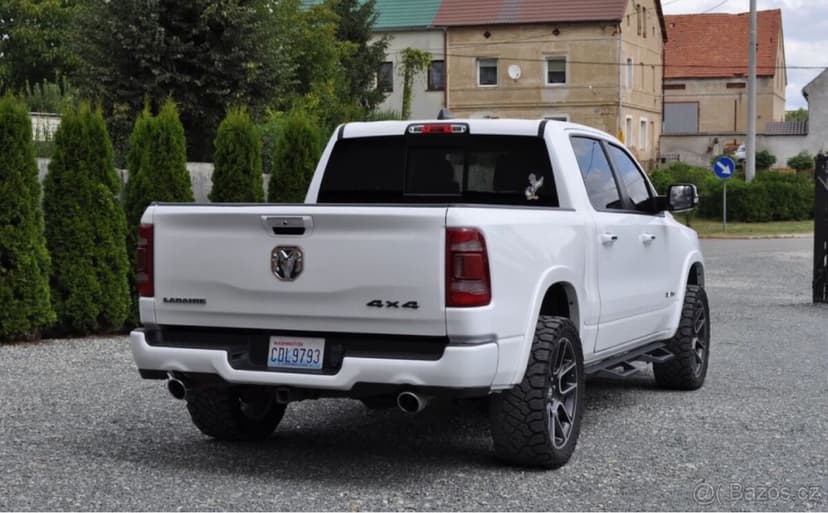 Dodge RAM 1500 LARAMIE 5.7 HEMI 2021 VIN: 1C6SRFJT1MN632614