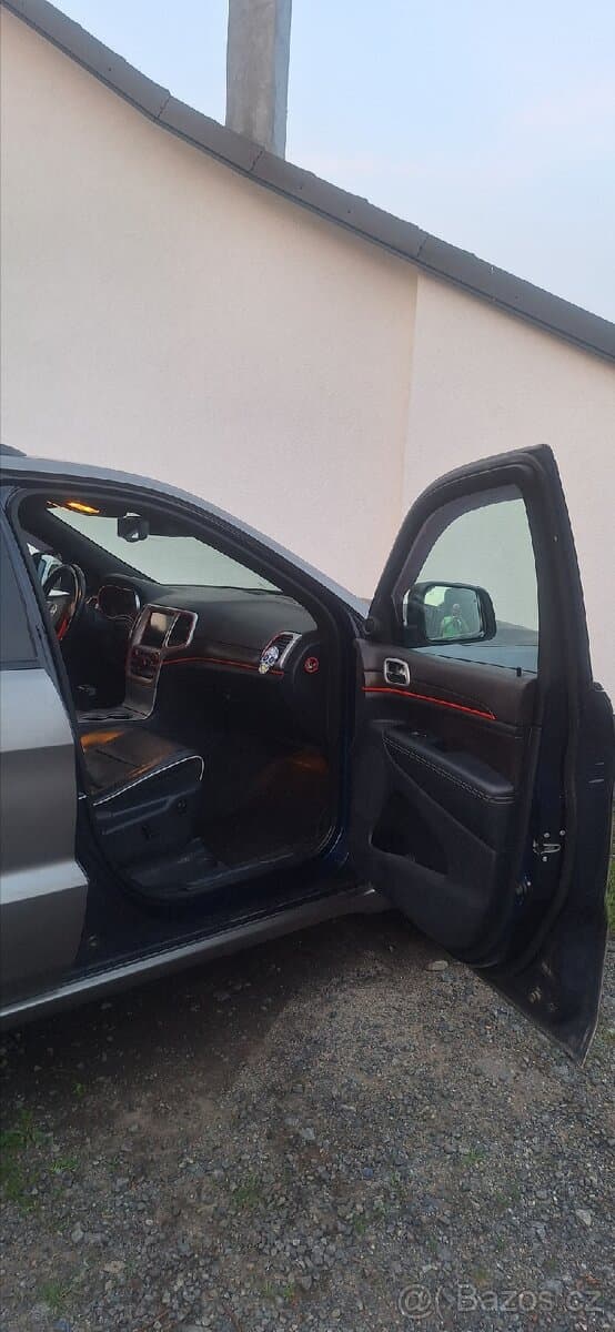PRODÁM JEEP GRAND CHEROKEE 3.0. OVERLAD MOŽNÝ ODPOČET DPH
