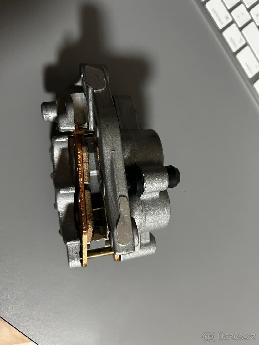 NOVÝ přední brzdový třmen Yamaha YZ125 YZ250 YZ450 WR250 WR4