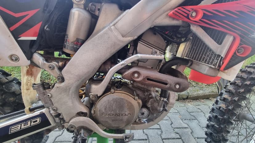Honda crf250r rok výroby 2010