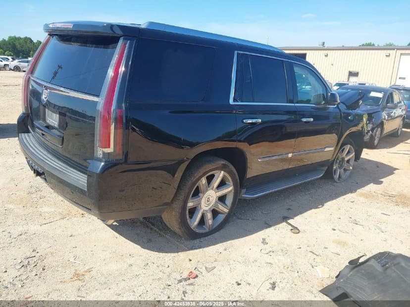 Cadillac Escalade IV 6.2 V8 - díly