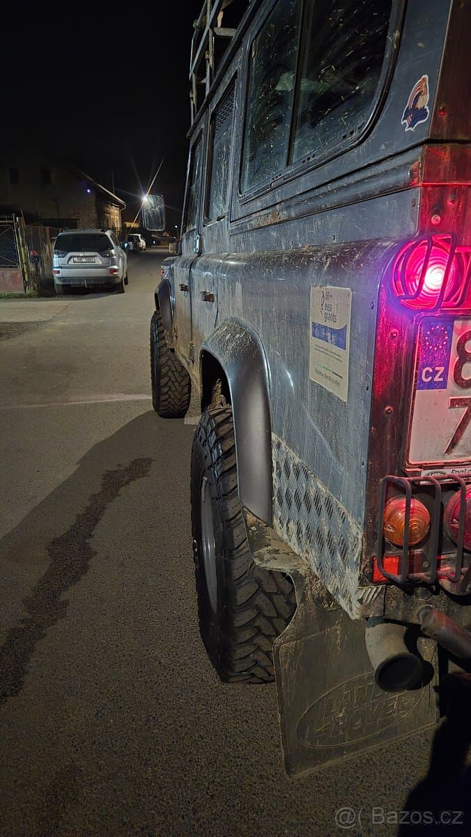 Kola land rover defender 255 85 16