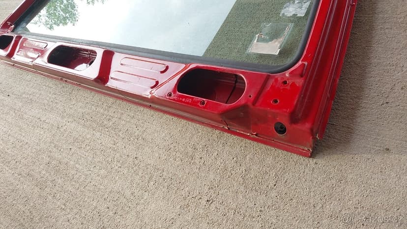 Suzuki Samurai SJ413 – Rám čelního skla červený