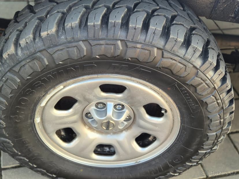 Nissan Navara 2.5dci  Double-cab 4x4 tažné 3T - [4.2. 2026]