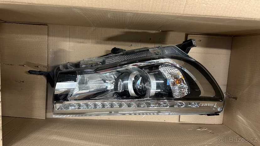 Hilux predni svetla plus mlhovka
