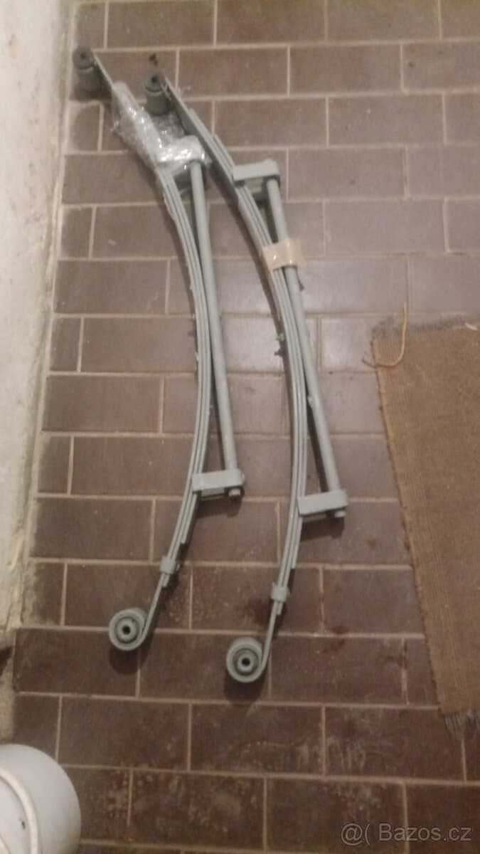 Odpružení a tlumiče na Suzuki Samurai Vitara