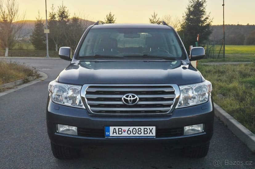 land Cruiser lc200, j200 4.5 V8 top stav, 242t km