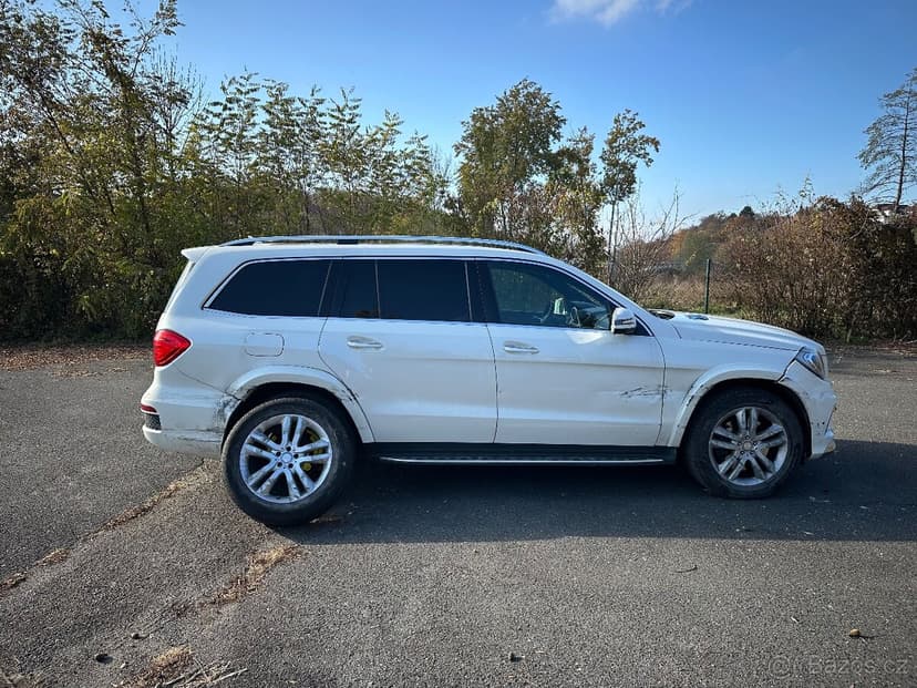 Lehce havarovaný Mercedes AMG GL 350 CDI