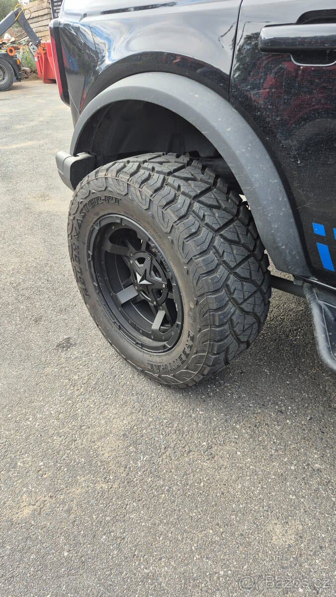 F-150 , Bronco 35/12.5 R20 121Q